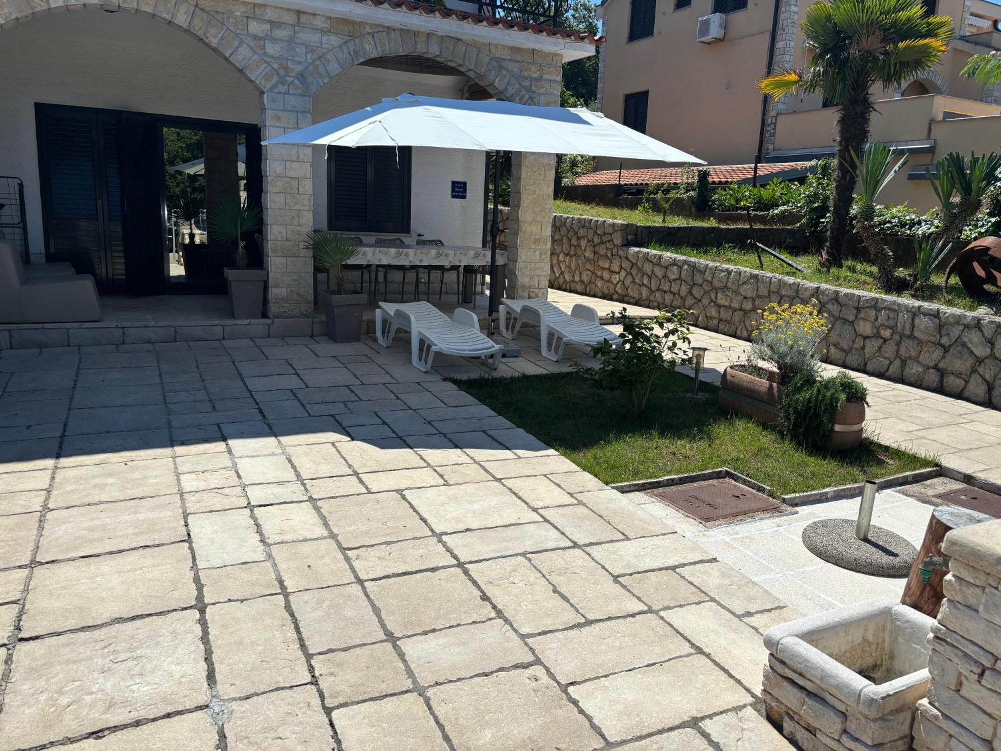 Apartment Verano Njivice Bagian luar foto