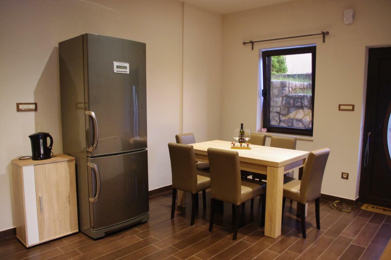Apartment Verano Njivice Bagian luar foto