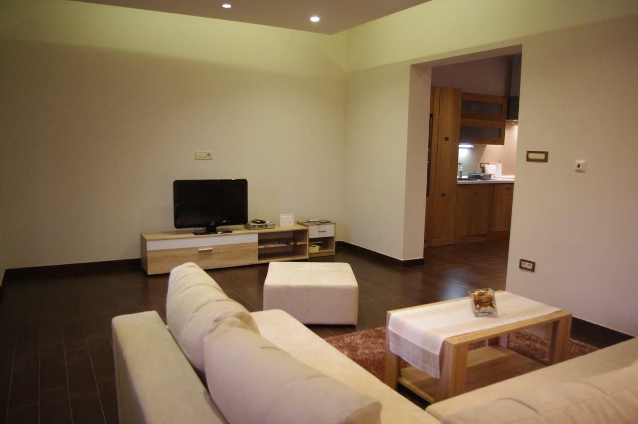 Apartment Verano Njivice Bagian luar foto